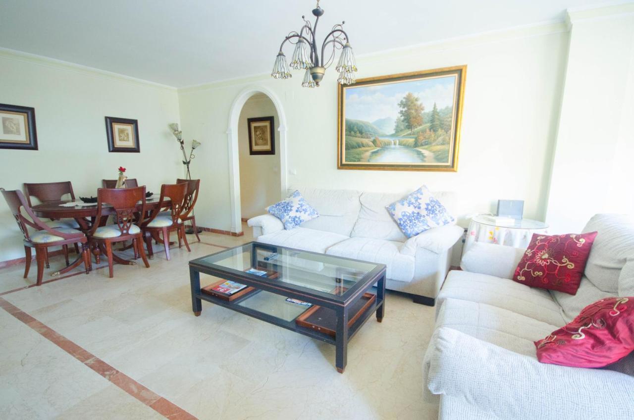 Aparment Neptuno- Located On The Promenade A Few Metres From The Beach. Estepona Kültér fotó