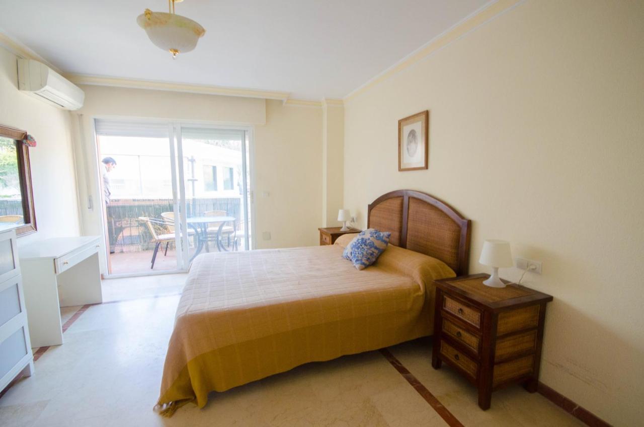 Aparment Neptuno- Located On The Promenade A Few Metres From The Beach. Estepona Kültér fotó