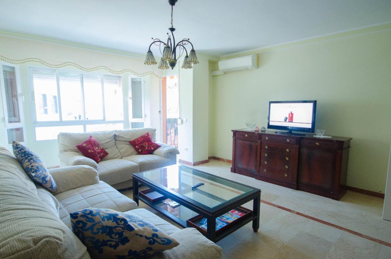 Aparment Neptuno- Located On The Promenade A Few Metres From The Beach. Estepona Kültér fotó