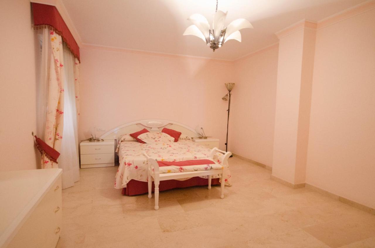 Aparment Neptuno- Located On The Promenade A Few Metres From The Beach. Estepona Kültér fotó
